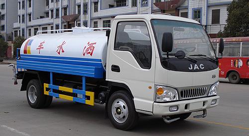 灑水車與汽車物流 現代城市與產業運輸的“動脈”與“毛細血管”